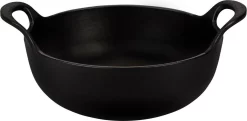 Le Creuset Wokpan / Balti Dish - Mat Zwart - ø 24 Cm / 2.7 Liter - Geëmailleerde Anti-aanbaklaag